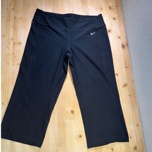 ⭐️Nike Athleisure Cropped Leggings Dri-FIT Sculpting Women's M Black Y2K‎